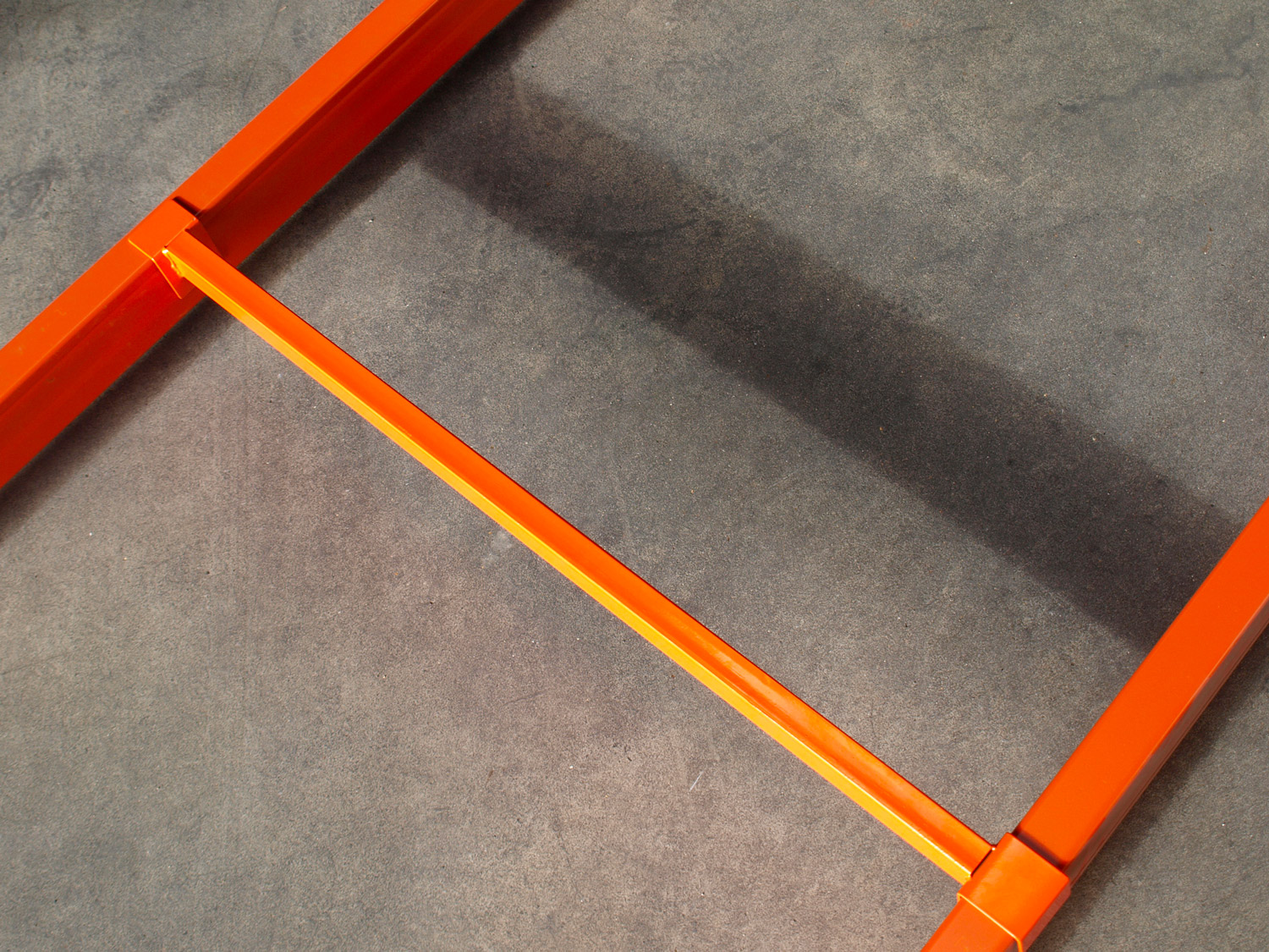 Galvanized pallet girders